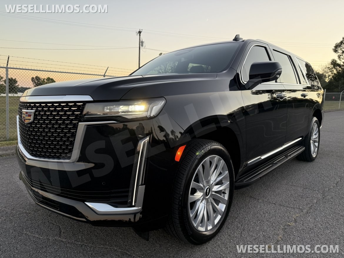 Photo of SUV for sale: 2023 Cadillac Escalade ESV Luxury 4wd