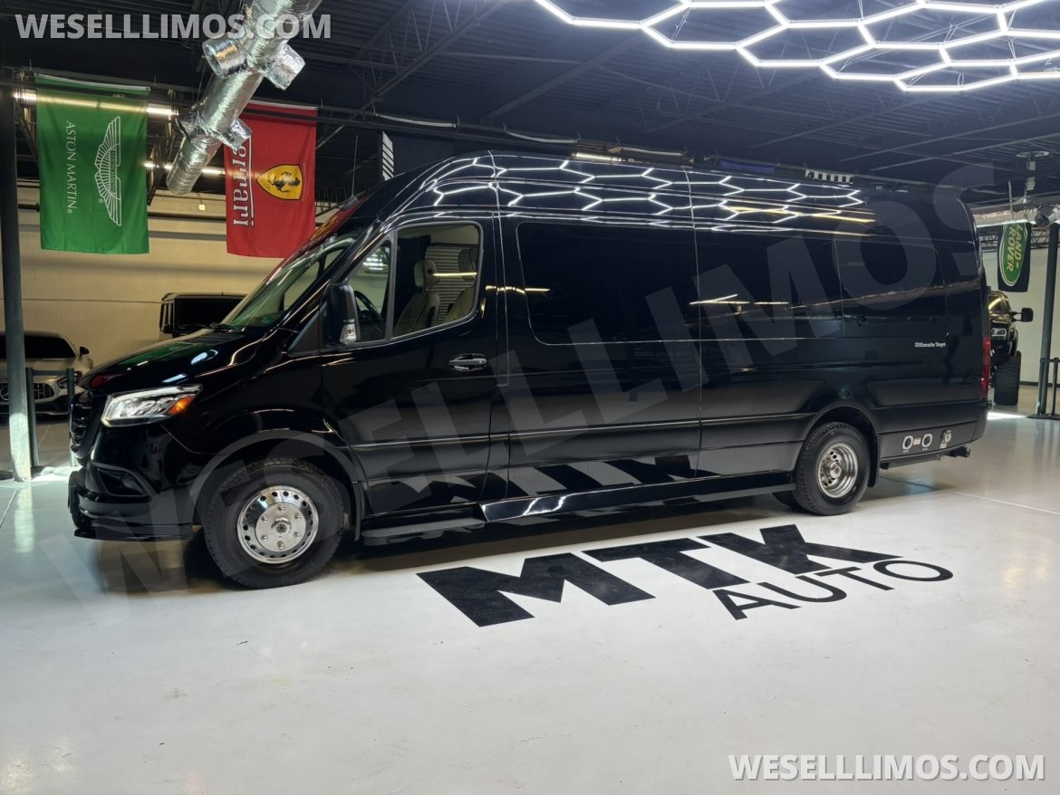 Photo of Sprinter for sale: 2020 Mercedes-Benz Sprinter 3500 Daycruiser 170" by Midwest Automotive Designs