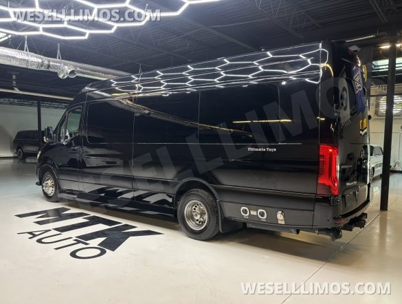 2020 Midwest Automotive Designs Mercedes-Benz Sprinter 3500 Luxury Daycruiser