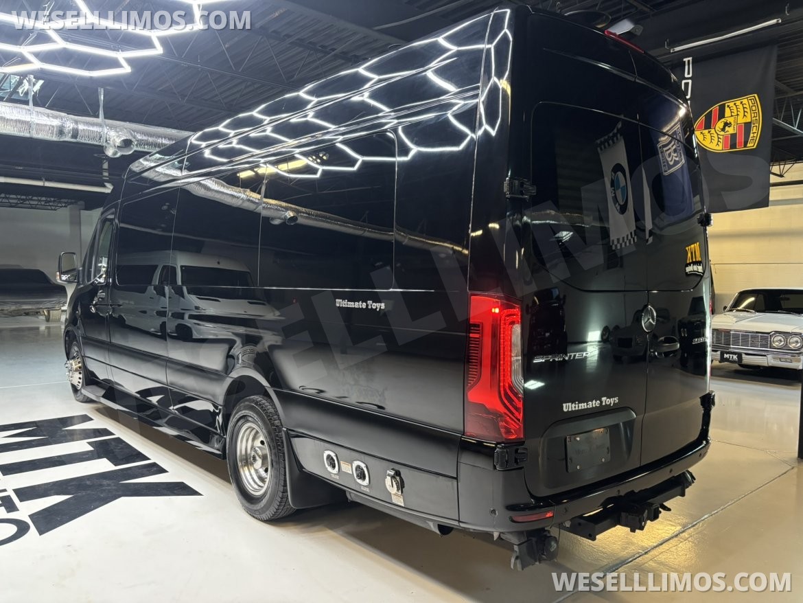 Photo of Sprinter for sale: 2020 Mercedes-Benz Sprinter 3500 Daycruiser 170" by Midwest Automotive Designs