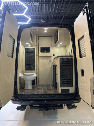 2020 Midwest Automotive Designs Mercedes-Benz Sprinter 3500 Luxury Daycruiser