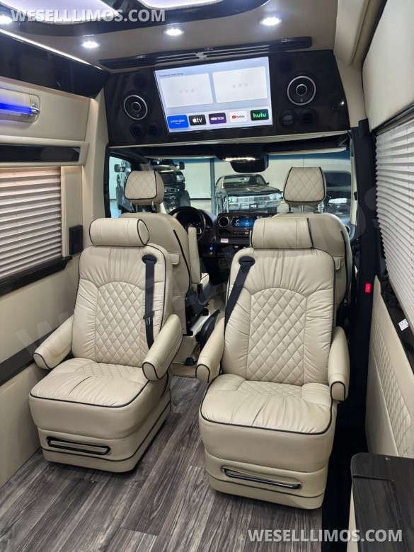 2020 Midwest Automotive Designs Mercedes-Benz Sprinter 3500 Luxury Daycruiser