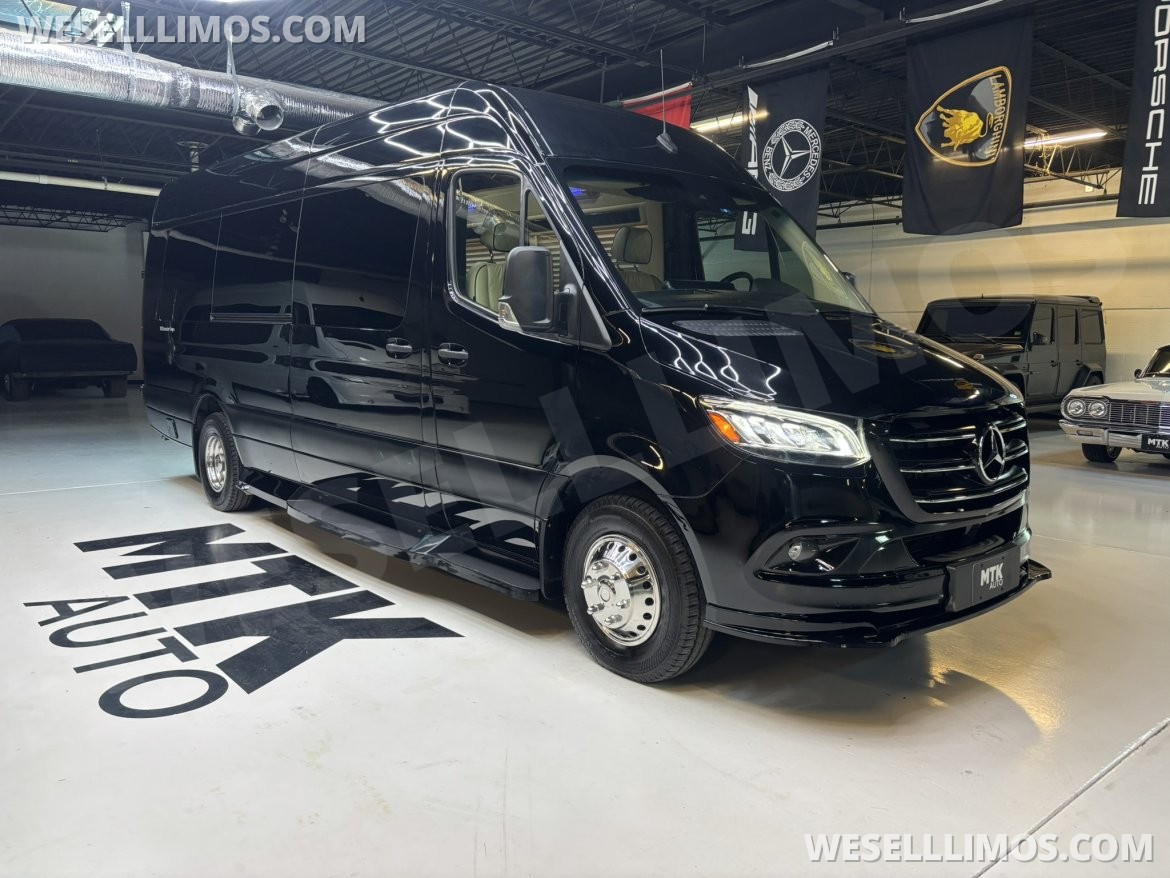 Photo of Sprinter for sale: 2020 Mercedes-Benz Sprinter 3500 Daycruiser 170" by Midwest Automotive Designs