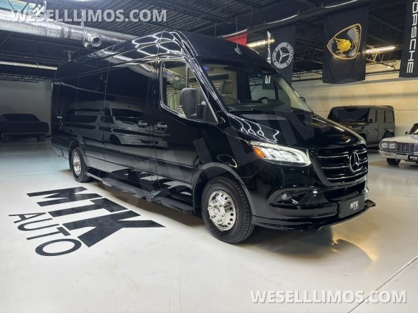 2020 Midwest Automotive Designs Mercedes-Benz Sprinter 3500 Luxury Daycruiser