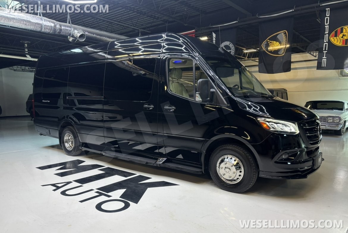 Photo of Sprinter for sale: 2020 Mercedes-Benz Sprinter 3500 Daycruiser 170" by Midwest Automotive Designs