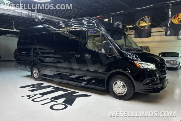 2020 Midwest Automotive Designs Mercedes-Benz Sprinter 3500 Luxury Daycruiser