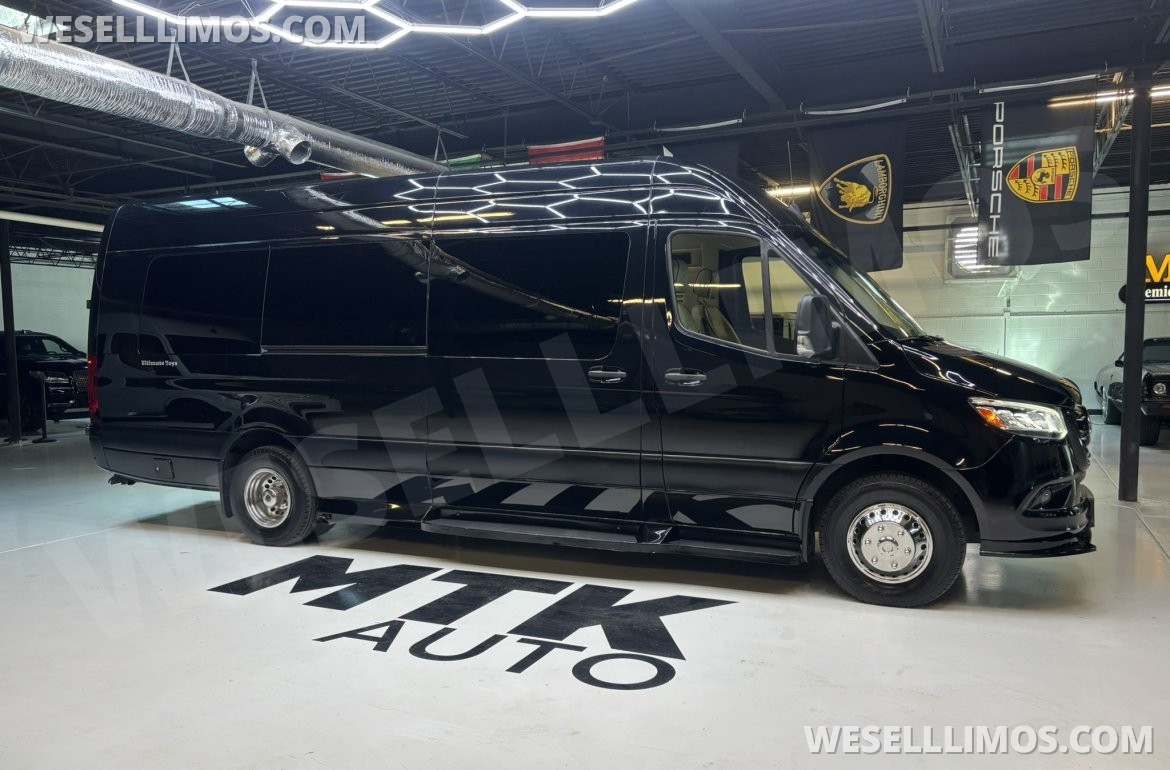 Photo of Sprinter for sale: 2020 Mercedes-Benz Sprinter 3500 Daycruiser 170" by Midwest Automotive Designs