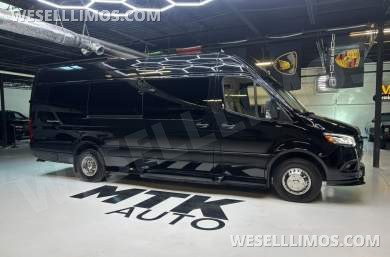 2020 Midwest Automotive Designs Mercedes-Benz Sprinter 3500 Luxury Daycruiser