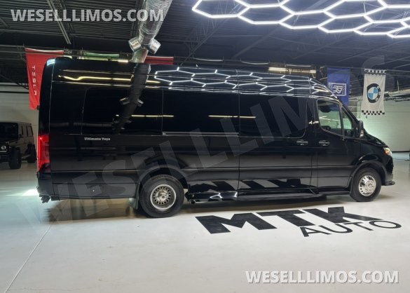 2020 Midwest Automotive Designs Mercedes-Benz Sprinter 3500 Luxury Daycruiser