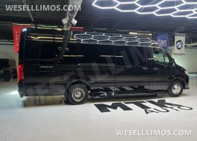 2020 Midwest Automotive Designs Mercedes-Benz Sprinter 3500 Luxury Daycruiser