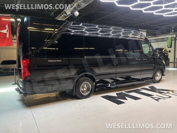 2020 Midwest Automotive Designs Mercedes-Benz Sprinter 3500 Luxury Daycruiser