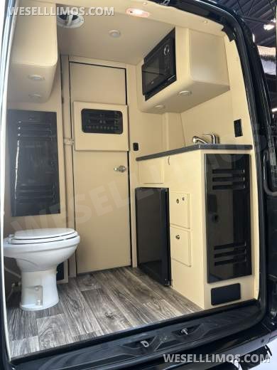 2020 Midwest Automotive Designs Mercedes-Benz Sprinter 3500 Luxury Daycruiser