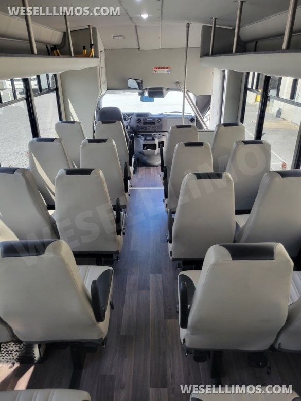 2023 Starcraft Ford E-450, 24pax+driver Shuttle Bus