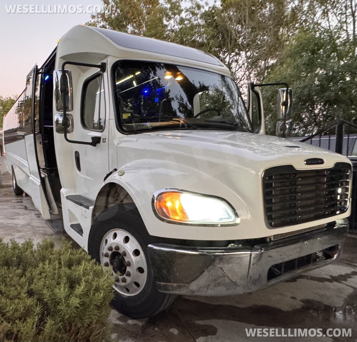 Photo of Shuttle Bus for sale: 2018 Freightliner Shuttle 45&quot; by Freightliner garage