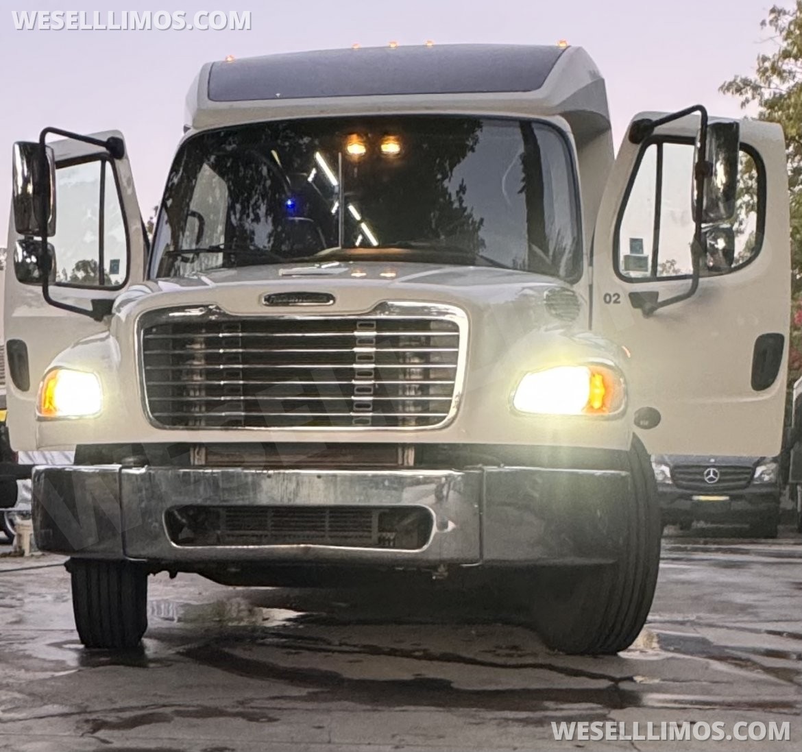Photo of Shuttle Bus for sale: 2018 Freightliner Shuttle 45&quot; by Freightliner garage