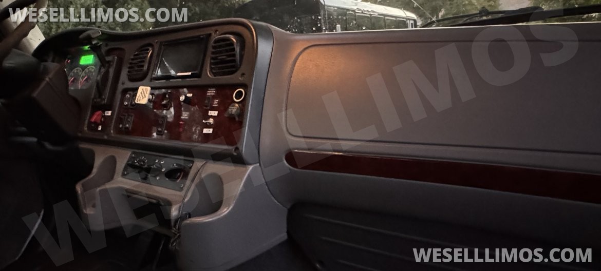 Photo of Shuttle Bus for sale: 2018 Freightliner Shuttle 45&quot; by Freightliner garage