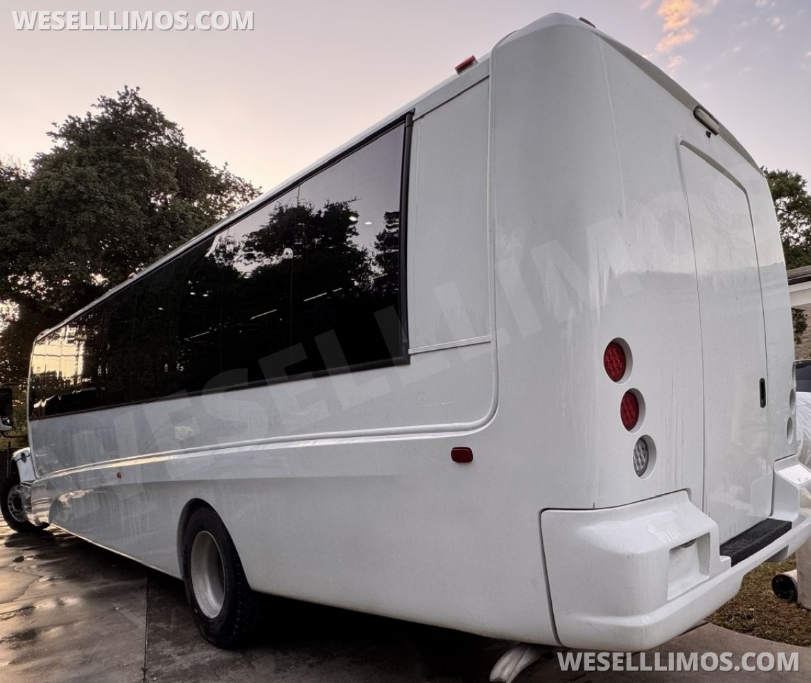 Photo of Shuttle Bus for sale: 2018 Freightliner Shuttle 45&quot; by Freightliner garage