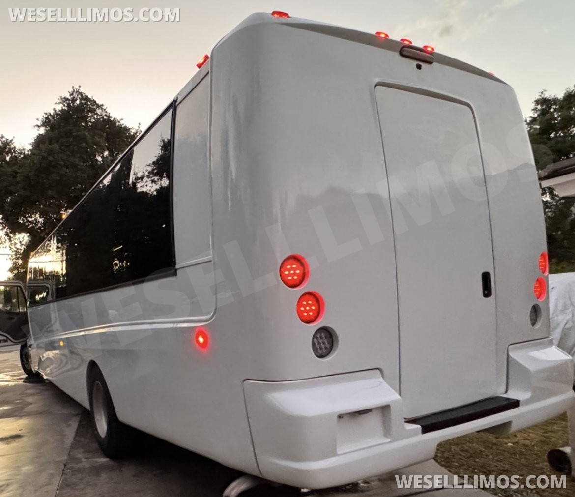 Photo of Shuttle Bus for sale: 2018 Freightliner Shuttle 45&quot; by Freightliner garage
