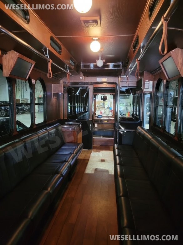 2015 Specialty Vehicles Ford 22 passenger trolley with rear platform