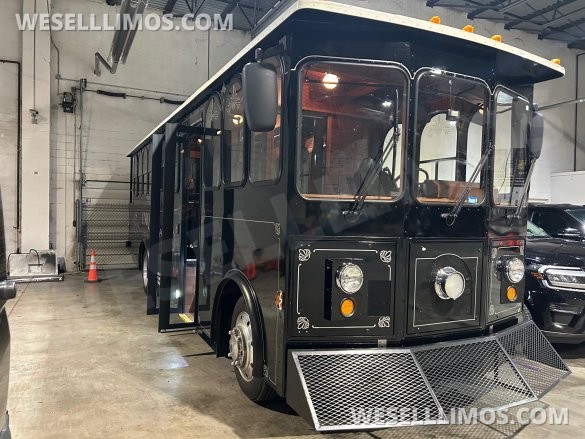 2015 Specialty Vehicles Ford 22 passenger trolley with rear platform