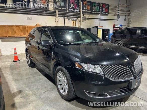 2015 Lincoln MKT Sedans