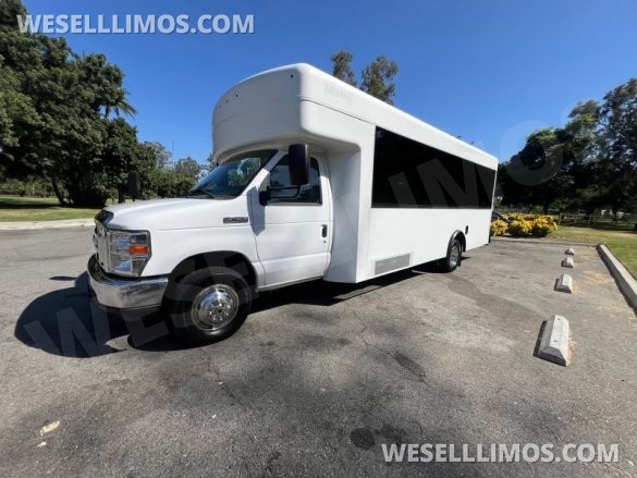 2017 Ford E450 Limo Bus