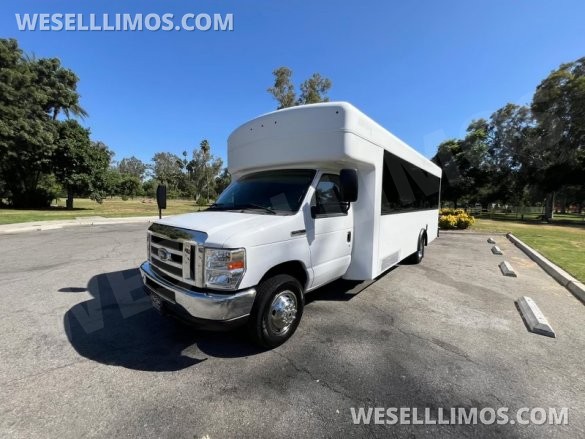 2017 Ford E450 Limo Bus