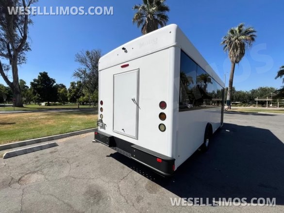 2017 Ford E450 Limo Bus
