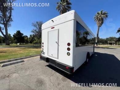 2017 Ford E450 Limo Bus