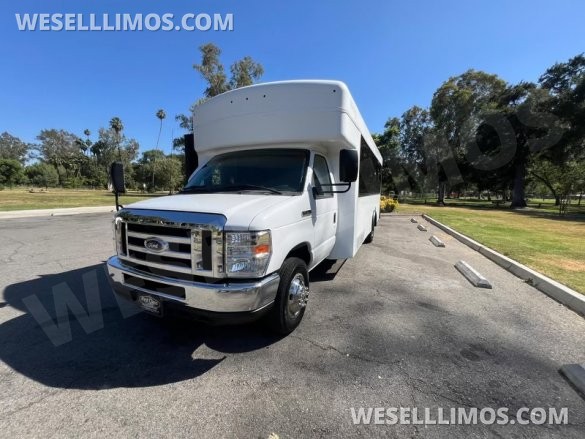2017 Ford E450 Limo Bus
