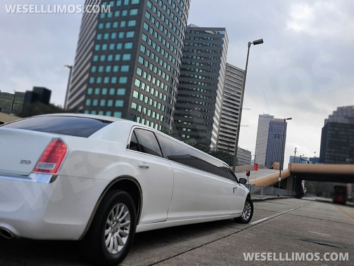 Limousine for sale: 2014 Chrysler 300