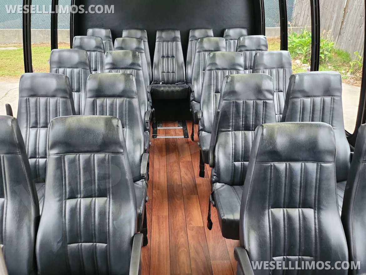 Photo of Executive Shuttle for sale: 2014 Ford E450 Super Duty by Turtule Top
