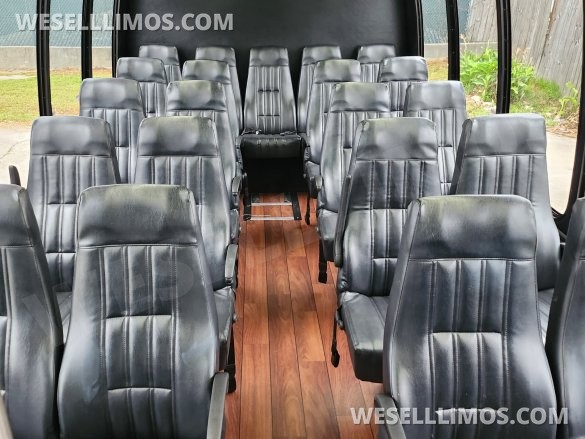 2014 Ford E450 Super Duty Executive Shuttle