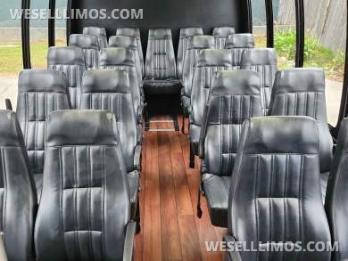 2014 Ford E450 Super Duty Executive Shuttle