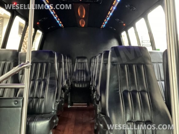 2014 Ford E450 Super Duty Executive Shuttle