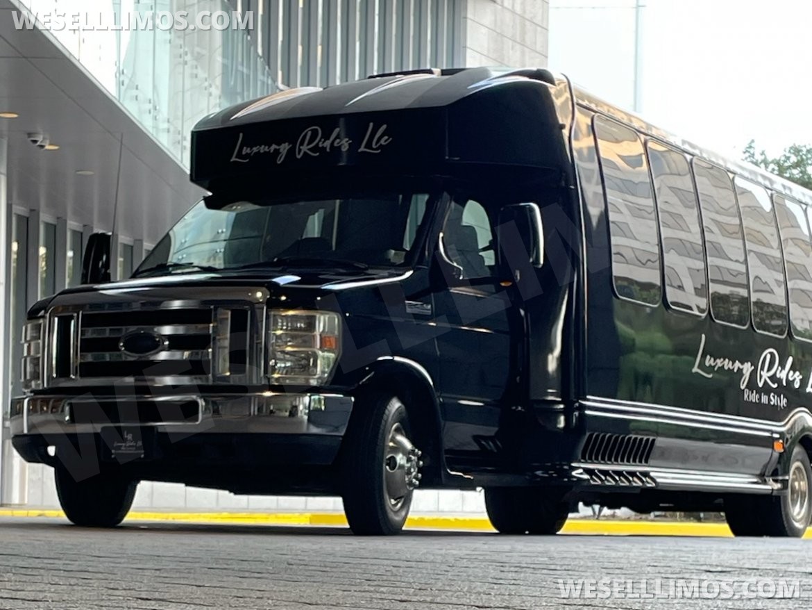 Photo of Executive Shuttle for sale: 2014 Ford E450 Super Duty by Turtule Top