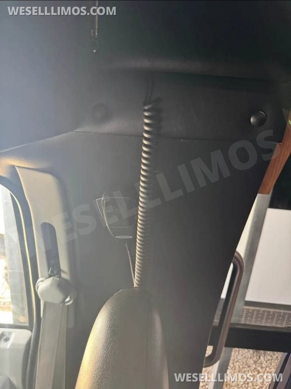 2014 Ford E450 Super Duty Executive Shuttle