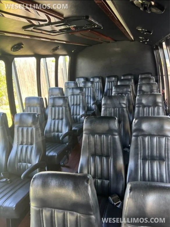 2014 Ford E450 Super Duty Executive Shuttle