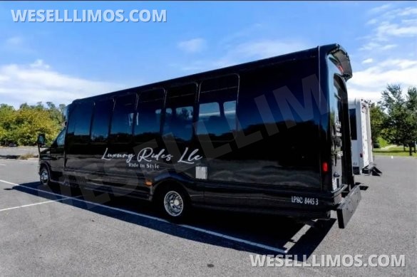 2014 Ford E450 Super Duty Executive Shuttle
