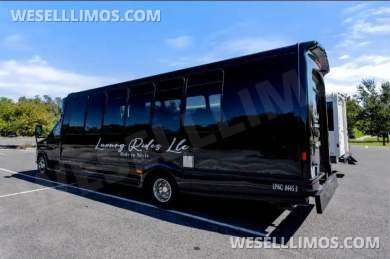 2014 Ford E450 Super Duty Executive Shuttle