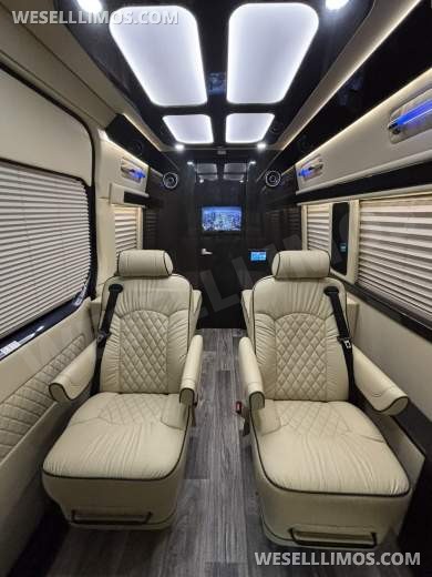 2021 Midwest Automotive Designs Mercedes-Benz Sprinter 2500 Daycruiser