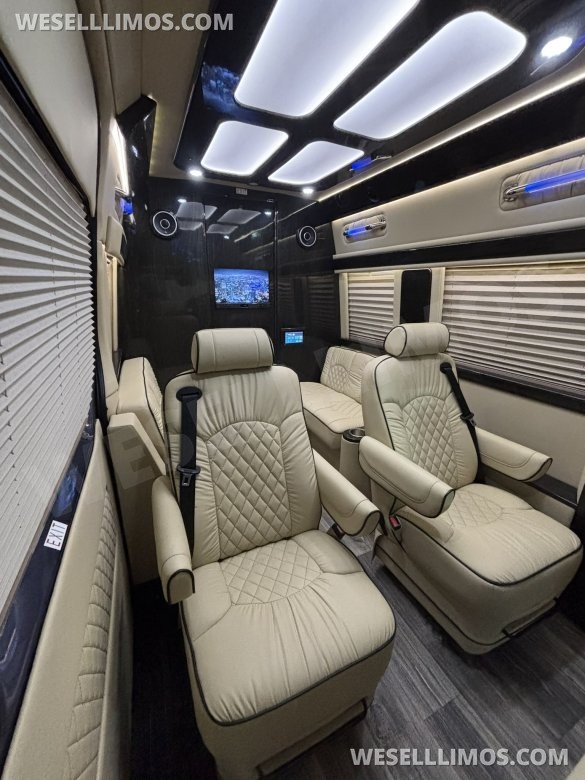 2021 Midwest Automotive Designs Mercedes-Benz Sprinter 2500 Daycruiser