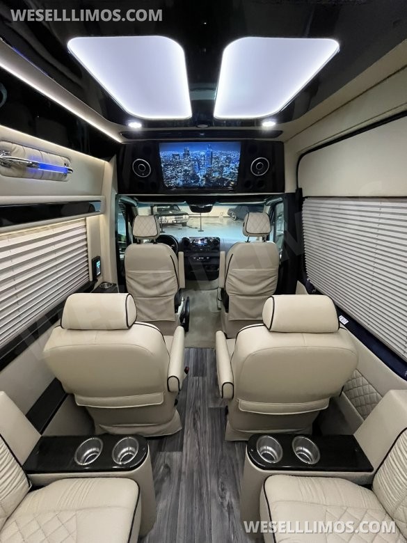 2021 Midwest Automotive Designs Mercedes-Benz Sprinter 2500 Daycruiser