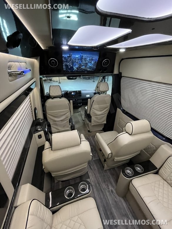 2021 Midwest Automotive Designs Mercedes-Benz Sprinter 2500 Daycruiser