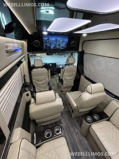 2021 Midwest Automotive Designs Mercedes-Benz Sprinter 2500 Daycruiser