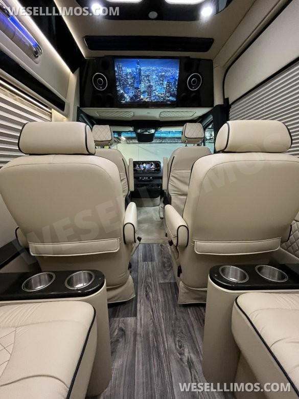 2021 Midwest Automotive Designs Mercedes-Benz Sprinter 2500 Daycruiser