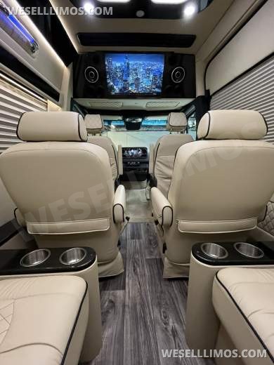 2021 Midwest Automotive Designs Mercedes-Benz Sprinter 2500 Daycruiser