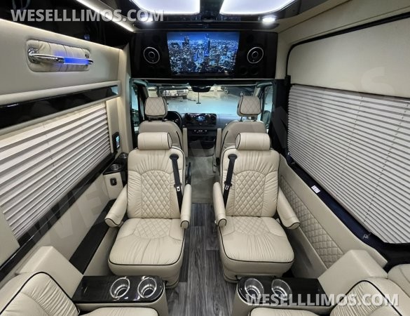 2021 Midwest Automotive Designs Mercedes-Benz Sprinter 2500 Daycruiser