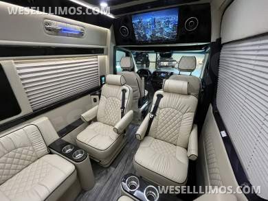 2021 Midwest Automotive Designs Mercedes-Benz Sprinter 2500 Daycruiser