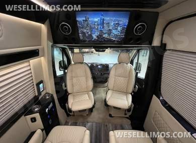 2021 Midwest Automotive Designs Mercedes-Benz Sprinter 2500 Daycruiser